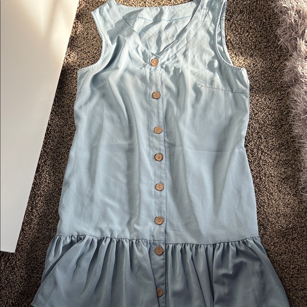 Light Blue Sleeveless Button-Down Dress